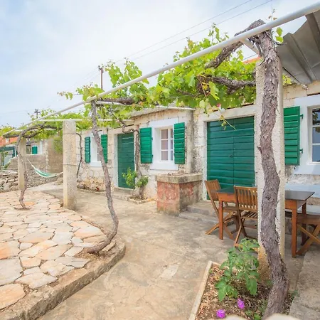 펜션 Dalmatian Stone House 로고즈니차