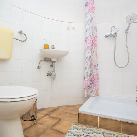 Dalmatian Stone House Nyaraló *