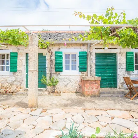 Dalmatian Stone House * Rogoznica (Sibenik-Knin)