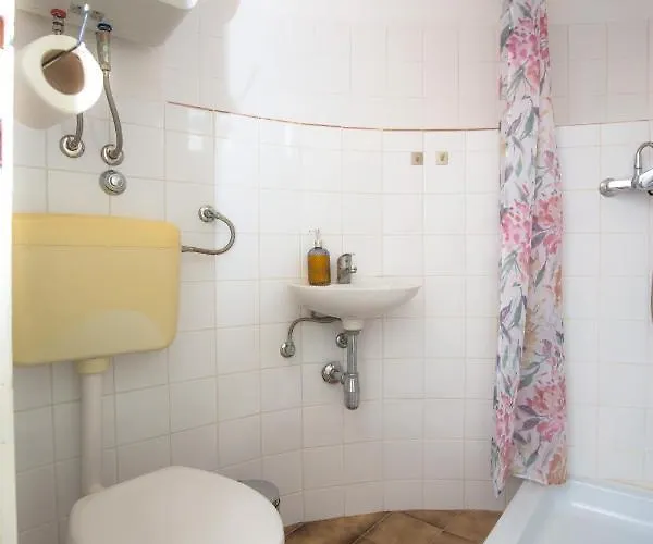 Dalmatian Stone House * Rogoznica (Sibenik-Knin)