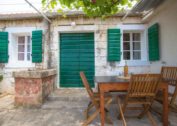 Dalmatian Stone House Vakantiehuis Rogoznica (Sibenik-Knin)